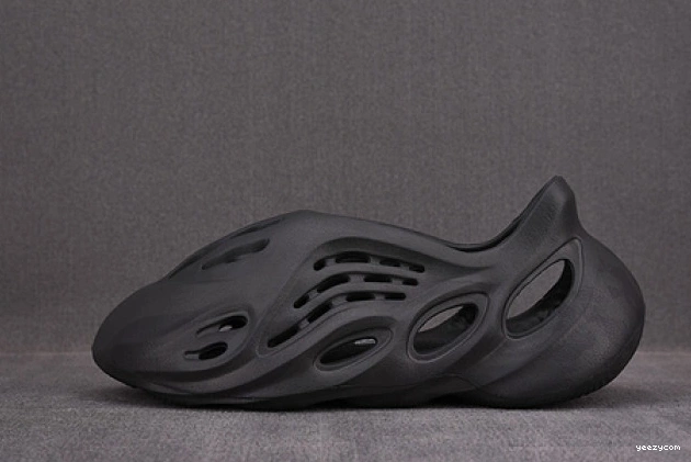 Yeezy HP8739 Adidas RNNR Onyx Foam 0718